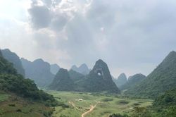 Khám phá núi Mắt Thần - tuyệt tác thiên nhiên của Cao Bằng