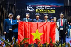 Việt Nam giành 4 huy chương Vàng tại Olympic Vật lý quốc tế 2026