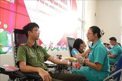 Giải quyết tình trạng khan hiếm máu điều trị