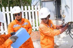 EVN điều chỉnh giá điện giảm dưới 1% hoặc tăng từ 2% phải xin ý kiến