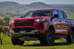 Xe bán tải: Toyota Hilux bứt phá, chiếm ngôi vương của Ford Ranger