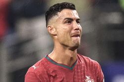 Dậy sóng với bài đăng của Ronaldo sau khi bị loại khỏi World Cup