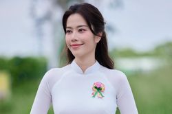N&eacute;t duy&ecirc;n của miền đất sen hồng - qu&ecirc; hương người đẹp Nam Em