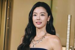 Nữ diễn viên Jeon Ji Hyun gây chú ý với làn da rám nắng hiếm thấy, diện mạo khác lạ
