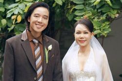 Khán giả phản ứng khi Việt Hương mặc váy cưới sau 20 năm