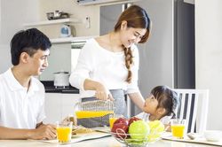 Ngày Dân số Thế giới 11/7: Cần hoàn thiện chính sách để người trẻ yên tâm học tập, lập nghiệp, kết hôn và sinh con