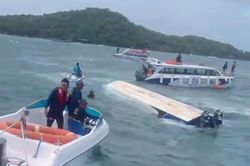 Lật ca nô chở khách trên biển Phú Quốc, khẩn trương cứu hộ