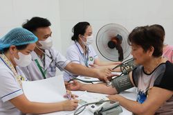 Phường Thanh Khê khám sức khỏe định kỳ, khám sàng lọc miễn phí cho khoảng 600 người dân