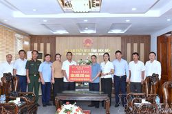 Tỉnh Bắc Ninh ủng hộ Quỹ Đền ơn đ&aacute;p nghĩa tỉnh Điện Bi&ecirc;n 500 triệu đồng