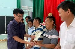 Bế giảng lớp tập huấn chuyển đổi và quản lý sản xuất sầu riêng, cà phê theo tiêu chuẩn hữu cơ
