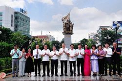 Bàn giao, đưa vào sử dụng dự án: Khối biểu tượng nghệ thuật tại Vườn hoa 17/10