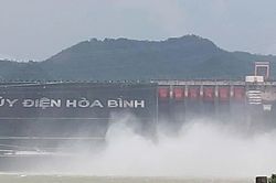 Mở 1 cửa xả đáy Thủy điện Hòa Bình vào lúc 11 giờ hôm nay 11/7