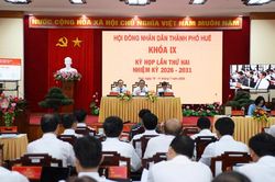 Phiên chất vấn với nhiều nội dung quan trọng