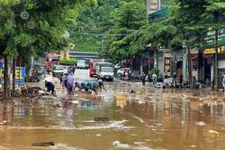 Sơn La mưa lớn gây ngập úng nhiều nơi, phương tiện đi lại khó khăn