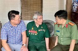 Bệnh viện 19-8 khám, tặng quà cho hơn 260 thương bệnh binh, gia đình chính sách