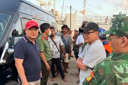 C&ocirc;ng an đặc khu Ph&uacute; Quốc hỗ trợ đưa 15 người Ấn Độ cập bến an to&agrave;n