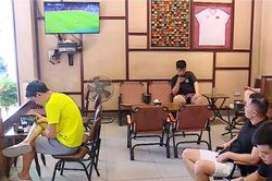 C&agrave; ph&ecirc; b&oacute;ng đ&aacute; qua thời 'bội thu' m&ugrave;a World Cup