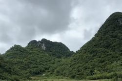 Thời tiết các khu vực trong tỉnh ngày 12/7, chiều tối và đêm có mưa rào và dông ở vài nơi