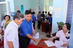 Những 'chiến sĩ áo trắng, áo xanh' gieo mầm yêu thương
