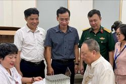 Phường Ô Chợ Dừa: Khám sức khỏe, tri ân người có công với cách mạng