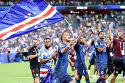 Từ hiện tượng Cape Verde: Nghĩ về giấc mơ World Cup của b&oacute;ng đ&aacute; Việt Nam