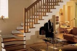 Xây cầu thang hướng nào hợp tuổi để gia chủ vượng khí sinh tài?