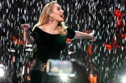 Adele trở lại phòng thu, kiên quyết từ chối những chuyến lưu diễn dài ngày