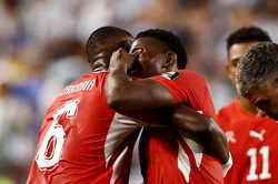 Argentina 1-1 Thụy Sĩ: Embolo bị đuổi vì ăn vạ