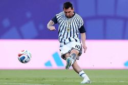 V&igrave; sao tuyển Argentina đeo băng đen trong trận gặp Thụy Sĩ?