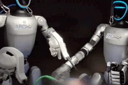 Robot hình người vừa thực hiện thành công ca mổ trên cơ thể sống