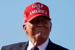 &Ocirc;ng Trump khoe kết quả kh&aacute;m sức khỏe 'ho&agrave;n hảo'