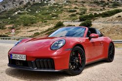 Doanh số Porsche toàn cầu giảm mạnh 16% trong nửa đầu năm 2026