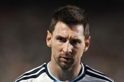 Messi lần đầu trải nghiệm mối th&ugrave; kinh điển ở World Cup