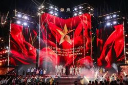 Gala nghệ thuật đặc biệt 'Tổ quốc bình yên' tri ân các thế hệ lực lượng An ninh nhân dân