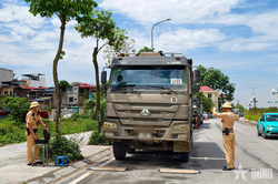 Quyết liệt xử lý xe quá tải trên các tuyến đường trọng điểm