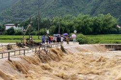 Sơn La khẩn cấp di dời 28 hộ dân do mưa lũ