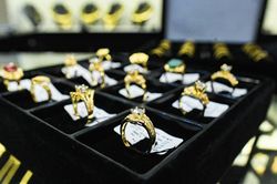 Giá vàng hôm nay (12/7): Người mua lỗ 'kép' sau một tuần