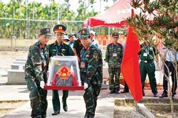 Những anh hùng trở về từ lòng đất