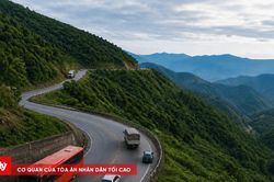Vì sao vượt xe không đúng quy định trên đường đèo đặc biệt nguy hiểm?