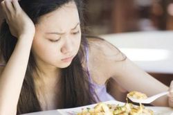 Tại sao có hiện tượng mất cảm giác thèm ăn khi trời quá nóng?