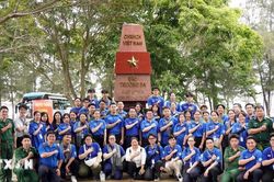 Du học sinh chung tay xây dựng công trình thiện nguyện tại xã đảo