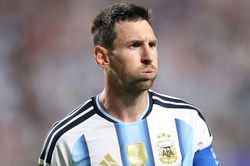 Messi nổi giận với trọng tài Bồ Đào Nha: 'Đừng thiếu tôn trọng tôi'