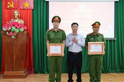 Công an xã Chợ Mới được Giám đốc Công an tỉnh An Giang tặng giấy khen