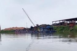 Bắc Ninh: Ph&aacute;t hiện, xử phạt 6 trường hợp vi phạm tại c&aacute;c bến thủy nội địa kh&ocirc;ng ph&eacute;p tr&ecirc;n s&ocirc;ng Cầu
