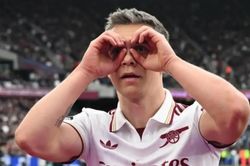 Arsenal b&aacute;n Leandro Trossard gi&aacute; 17 triệu bảng: Canh bạc trẻ h&oacute;a đầy tranh c&atilde;i