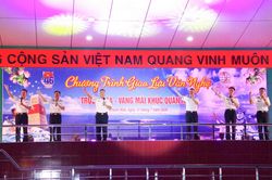Chương trình giao lưu văn nghệ 'Trường Sa - Vang mãi khúc quân hành'
