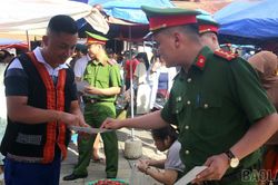 Đưa tuyên truyền phòng, chống ma túy đến gần người dân qua phiên chợ văn hóa Bắc Hà