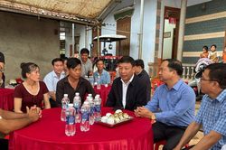 Phó Bí thư Tỉnh ủy Lâm Đồng Bùi Thắng thăm hỏi, chia buồn cùng gia đình các nạn nhân tử vong do đuối nước