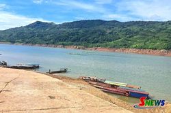 Hoạt động trở lại bến phà Nậm Ét trên đường tỉnh 116