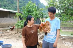 Đôi vợ chồng khuyết tật không đầu hàng số phận